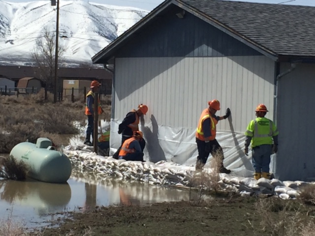 sandbag crews helping residents in Lemmon Valley
