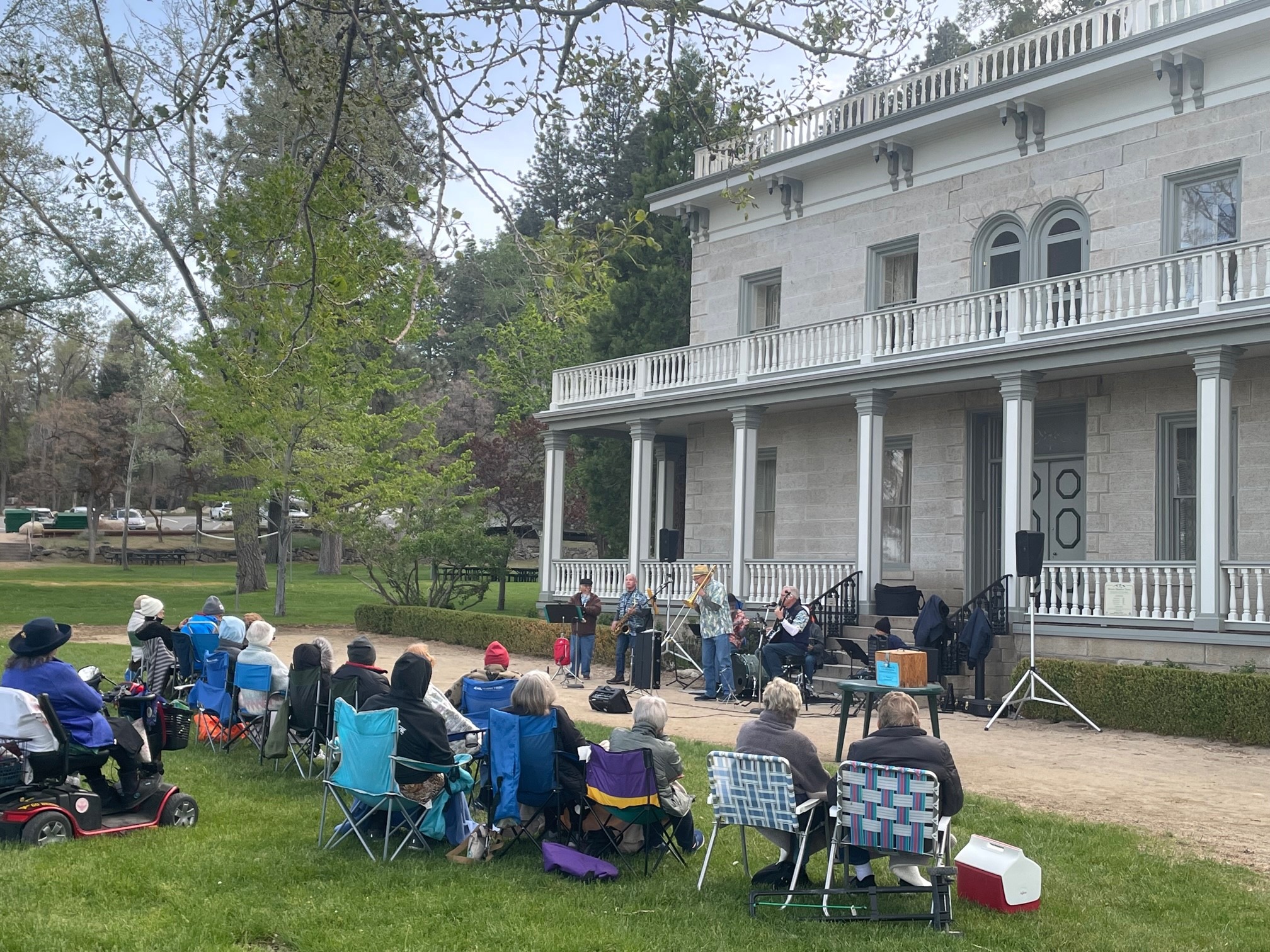 Performance Crowd in Front of Mansion